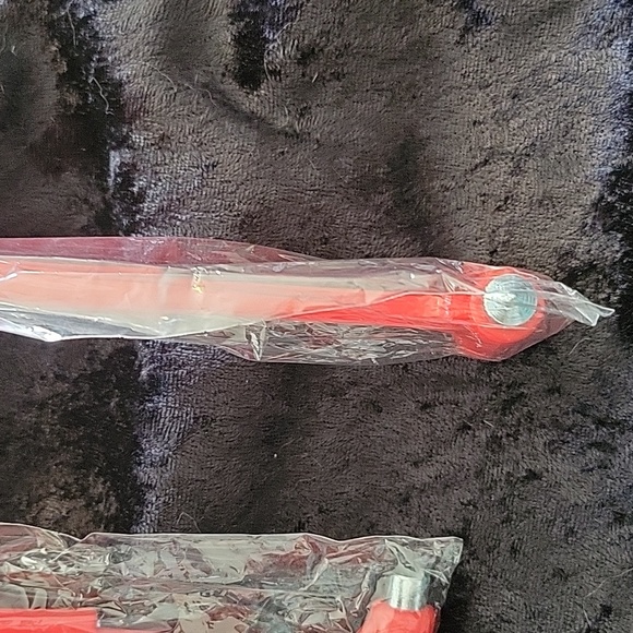 🆕️ Car safety hammer, 2in1 Escape Tool with Window Breaker and Seat belt cutter - Picture 5 of 5